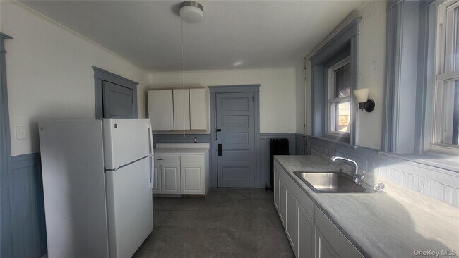 Building Photo - 76 S Hamilton St