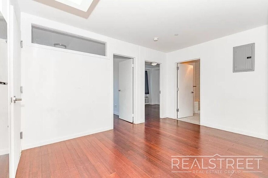 Building Photo - Stylish 2-Bedroom Bushwick Apartment with Huge Private Balcony & Prime Location