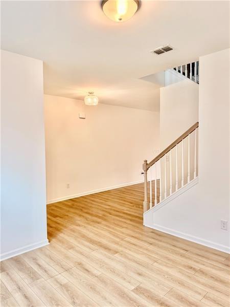 Building Photo - 215 Foxhill Dr