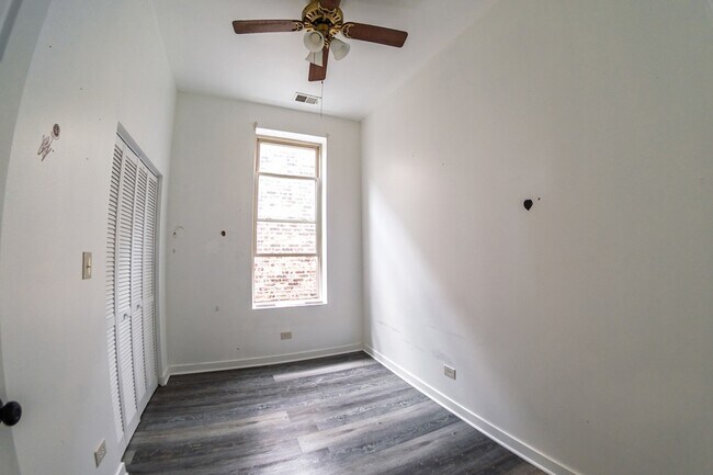 Building Photo - 317 S Homan Ave