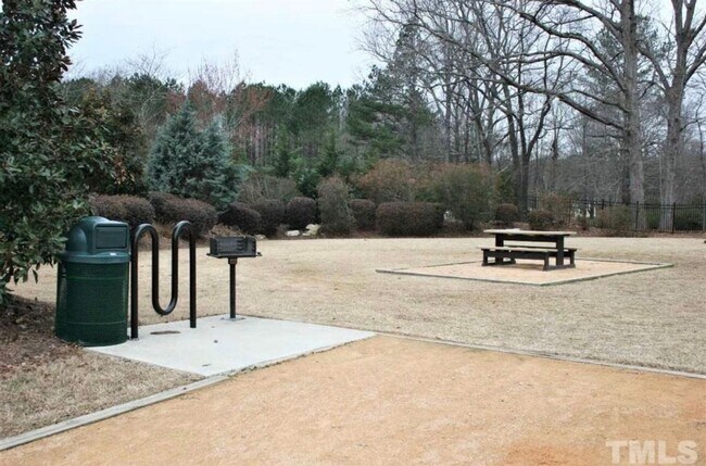 Building Photo - 409 Walsenburg Dr