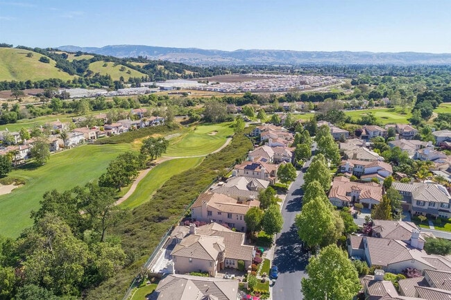 Building Photo - 2490 Muirfield Way