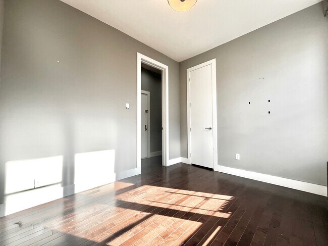 Building Photo - 481 W 159th St