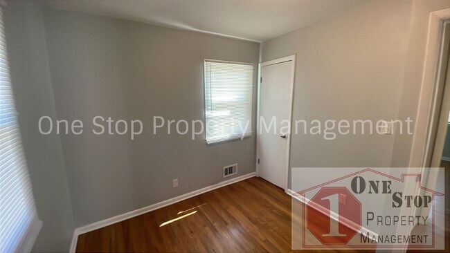 Building Photo - 13912 E 43rd St S