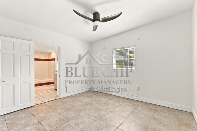 Building Photo - 6714 Nina Rosa Dr