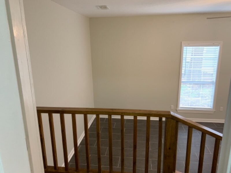 Building Photo - 165 Grove Hl