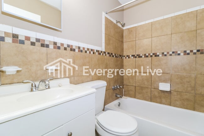 Building Photo - 3196 Southbridge St