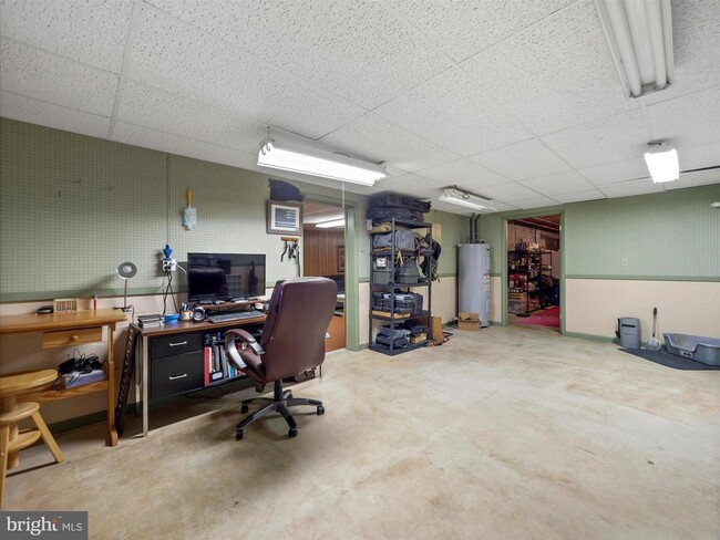 Building Photo - 560 Meadowview Cir