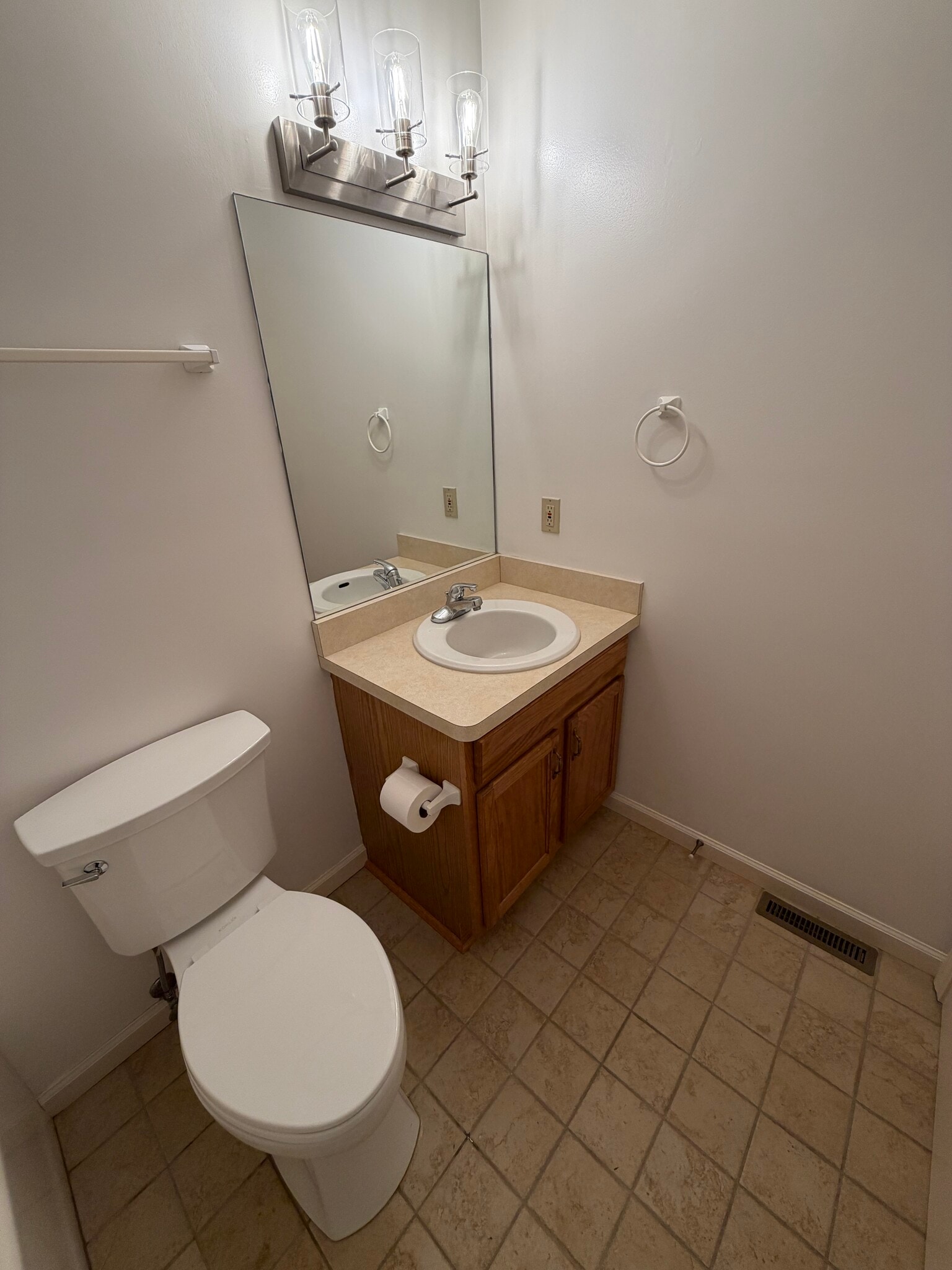 Building Photo - 3407 Dotwood St NW
