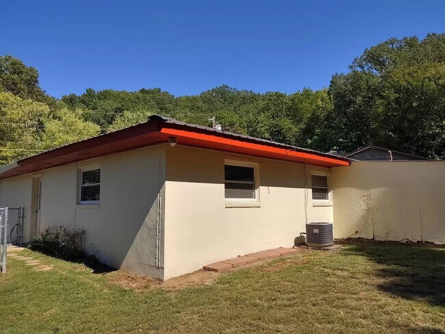 Backyard - 3208 Joselin Ln
