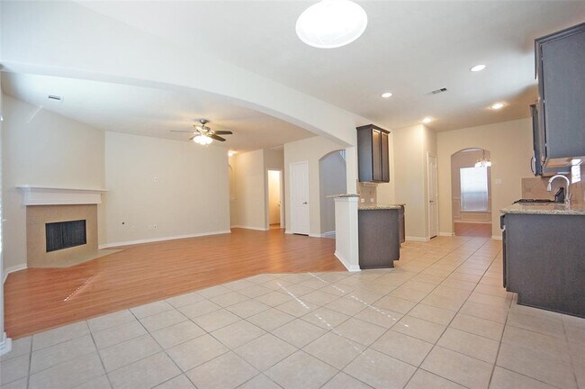 Building Photo - 24503 Hikers Bend Dr