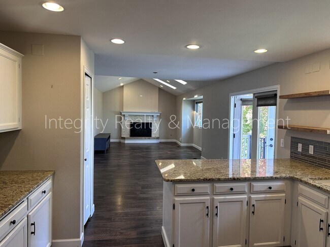 Building Photo - 1 Foothill Ash