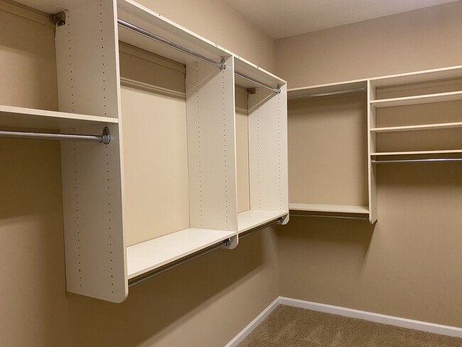 Building Photo - 409 Halyard Ln