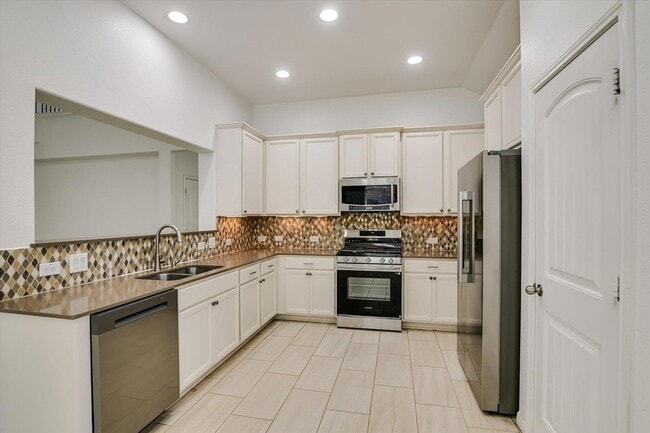 Building Photo - 14209 Marathon Rd