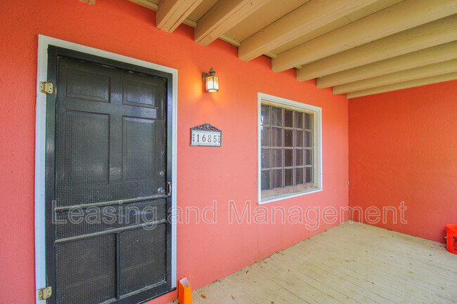 Building Photo - 1685 Pinckney Park Dr