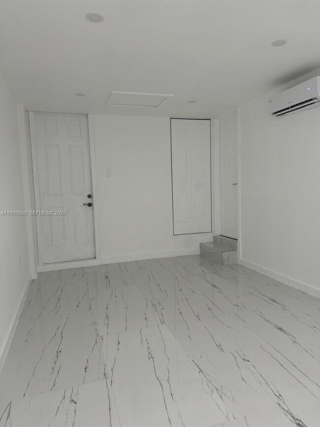 Building Photo - 29621 SW 165th Ct