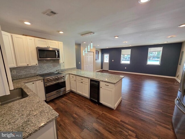 Building Photo - 1342 Edna Rd