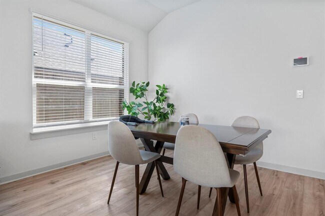 Building Photo - 620 Peace Pipe Way