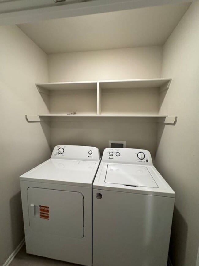 Building Photo - 55 plus Living in Newcastle!  Concierge maintenance, lawncare and all appliances provided!