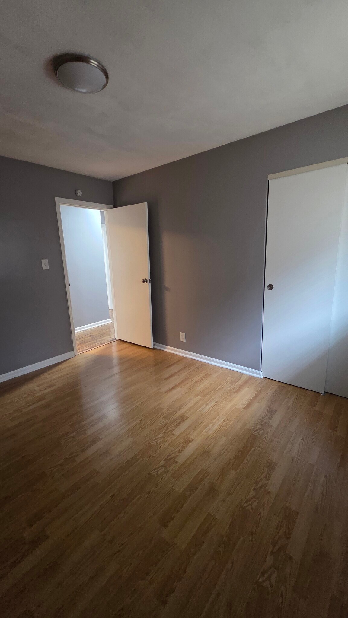 Building Photo - 1380 Catalpa Dr