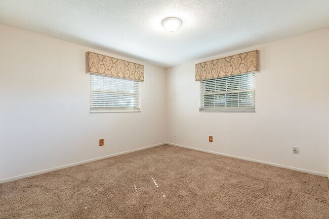 Building Photo - Beautiful POOL home in Longwood in LOCATION, LOCATION, LOCATION!