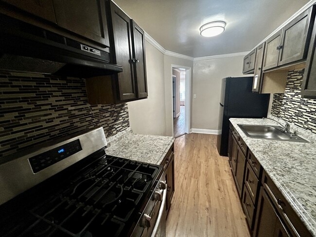 Building Photo - 2833 28th St SE