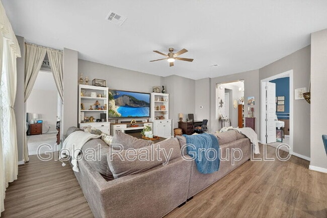 Building Photo - 2227 Quince Ave