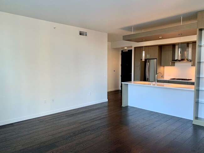 Building Photo - Luma Condominiums ~ First Hill/Capitol Hill