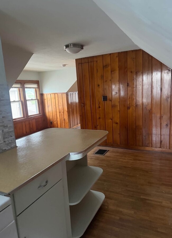 Building Photo - Phelps Studio apartment