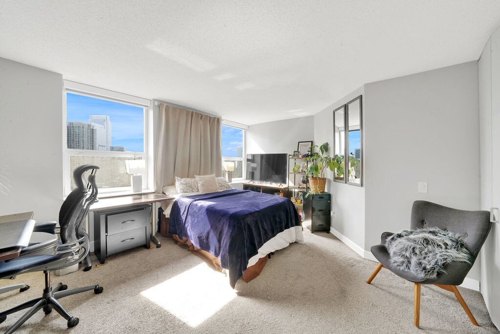 Building Photo - 545 N Dearborn St