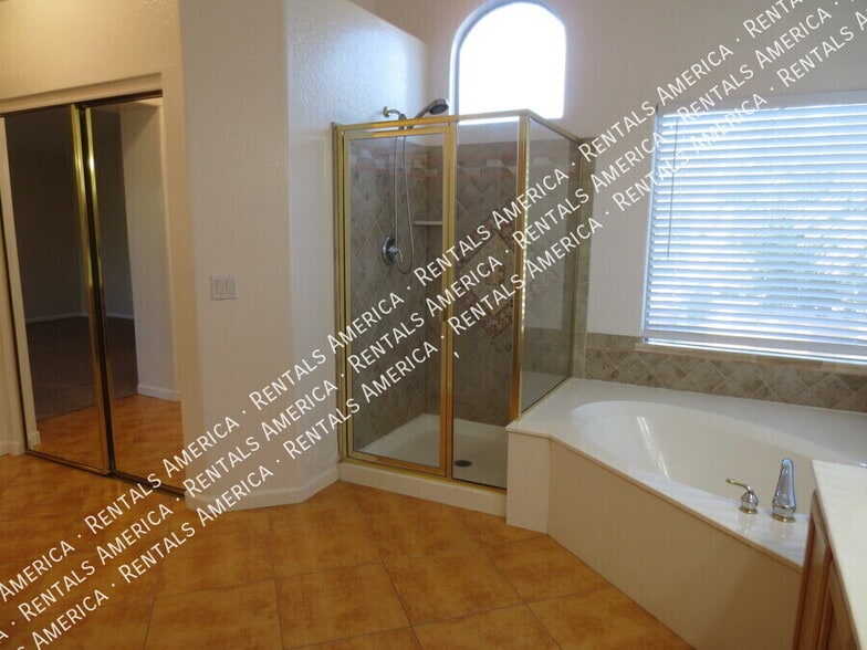 Building Photo - 2671 S Leonard Pl