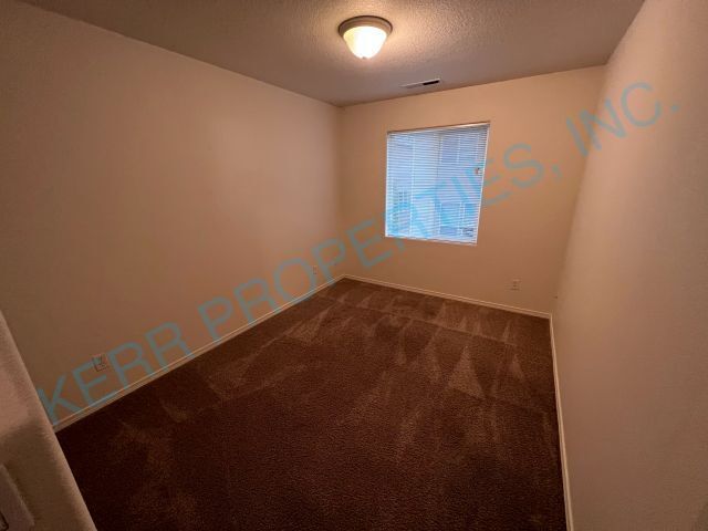 Building Photo - 4 Bd / 2.5 Bth - Central A/C - Attached Ga...
