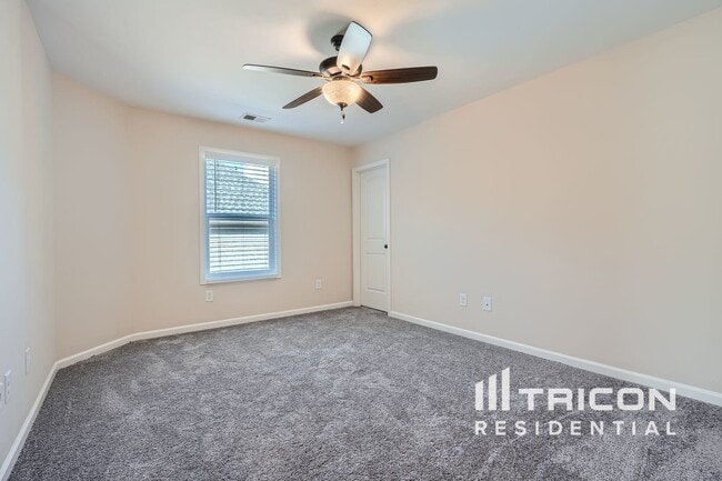 Building Photo - 922 Ashton Park Dr SW