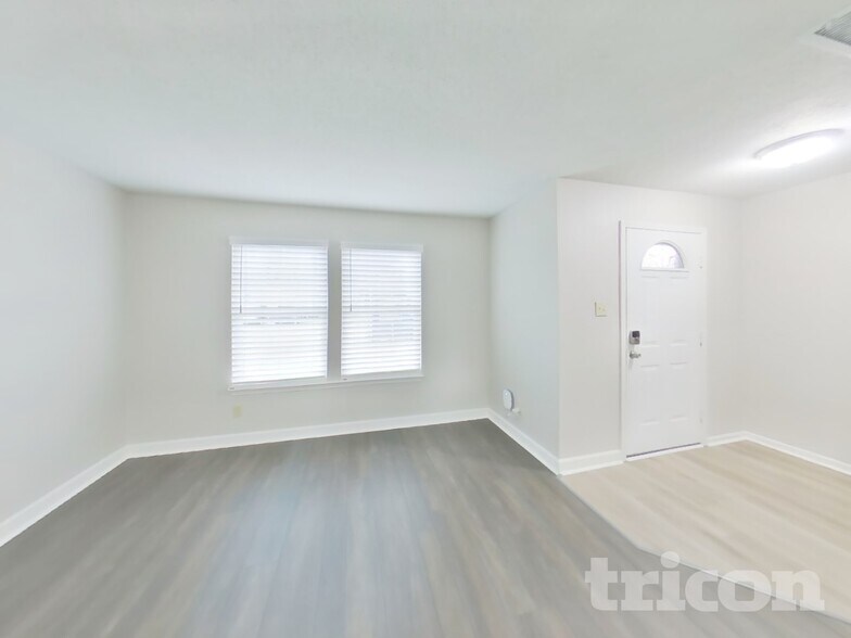 Building Photo - 350 Sunburst Ln