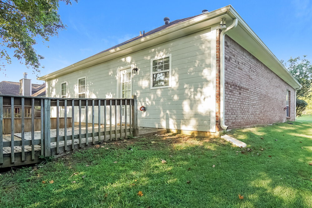 Building Photo - 173 St Charles Dr