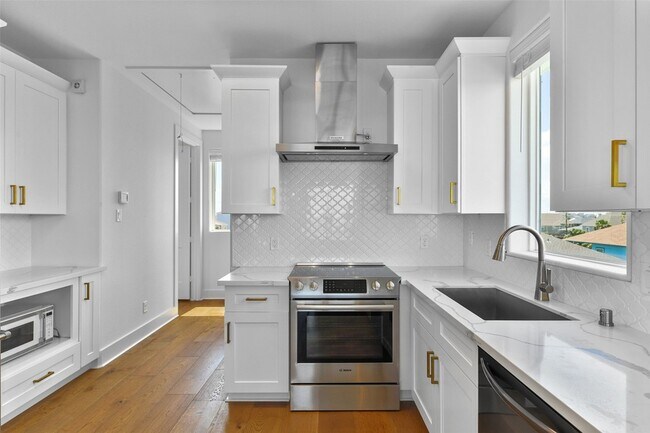 Building Photo - 4006 Fort Bend Dr