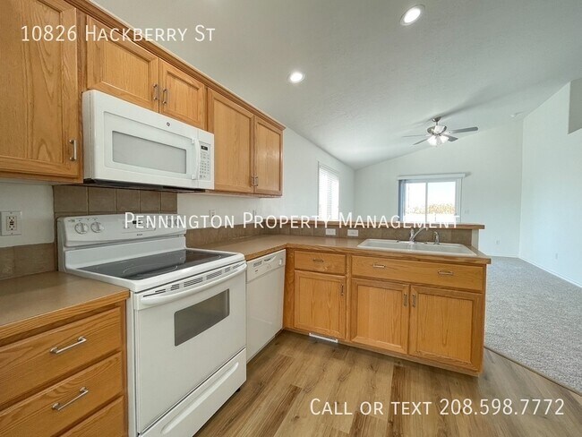 Building Photo - 10826 Hackberry St