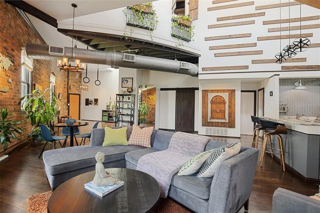 Building Photo - 2220 S Harwood St