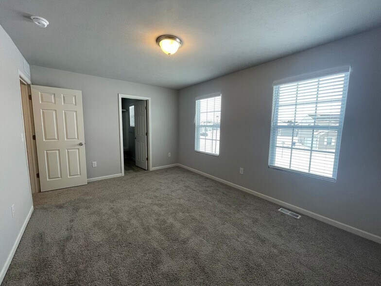 Building Photo - 10355 Craven Wy