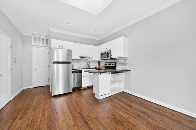 Building Photo - 354 1st St