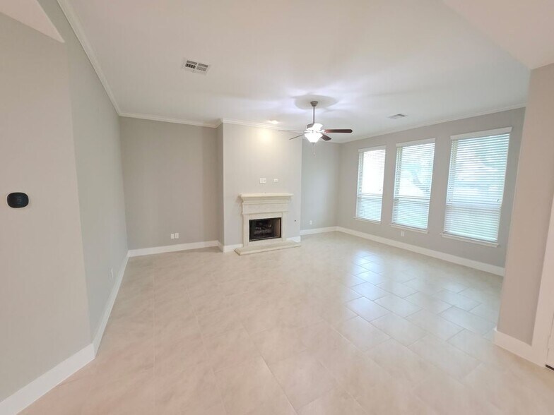 Building Photo - 4822 La Santa Rd