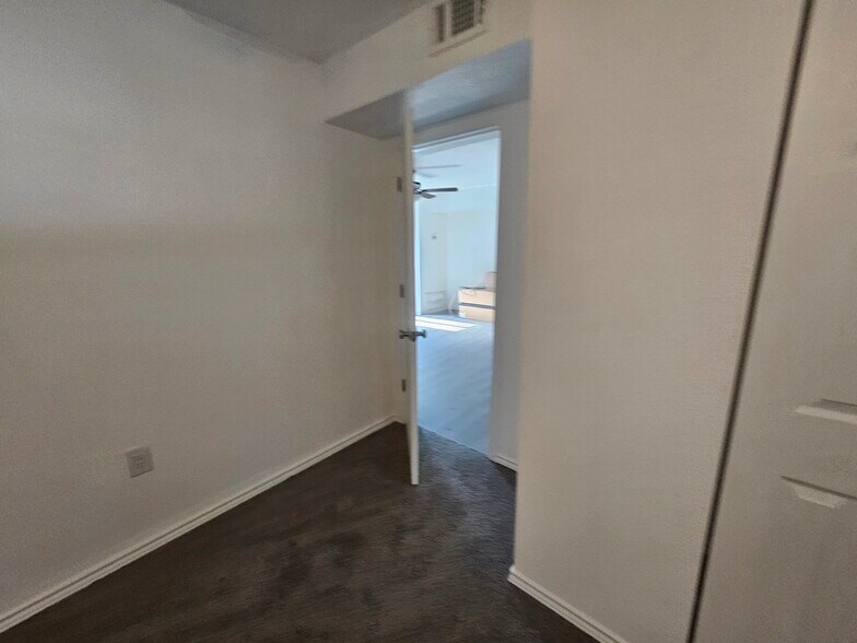 Building Photo - 527 Arcadian Dr