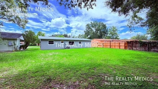 Building Photo - 5130 Lescot Ln