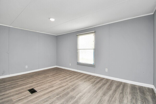 Building Photo - 2710 Wilson Rd