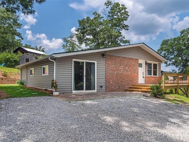 Building Photo - 406 Melody Cir