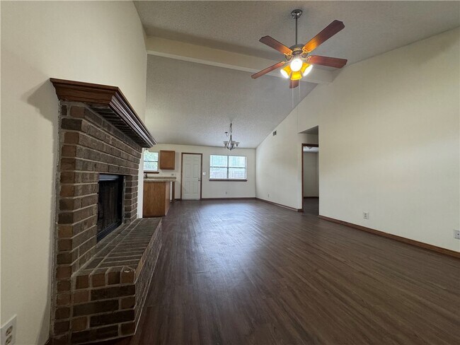 Building Photo - 1503 S 13th St