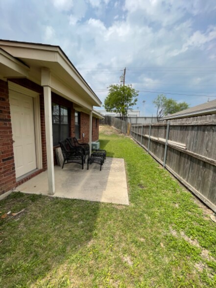 Building Photo - 5209 Morning Glen Ln