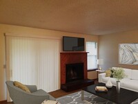 Building Photo - $1495 - 3/2/1 - Orange Park - Upstairs Unit