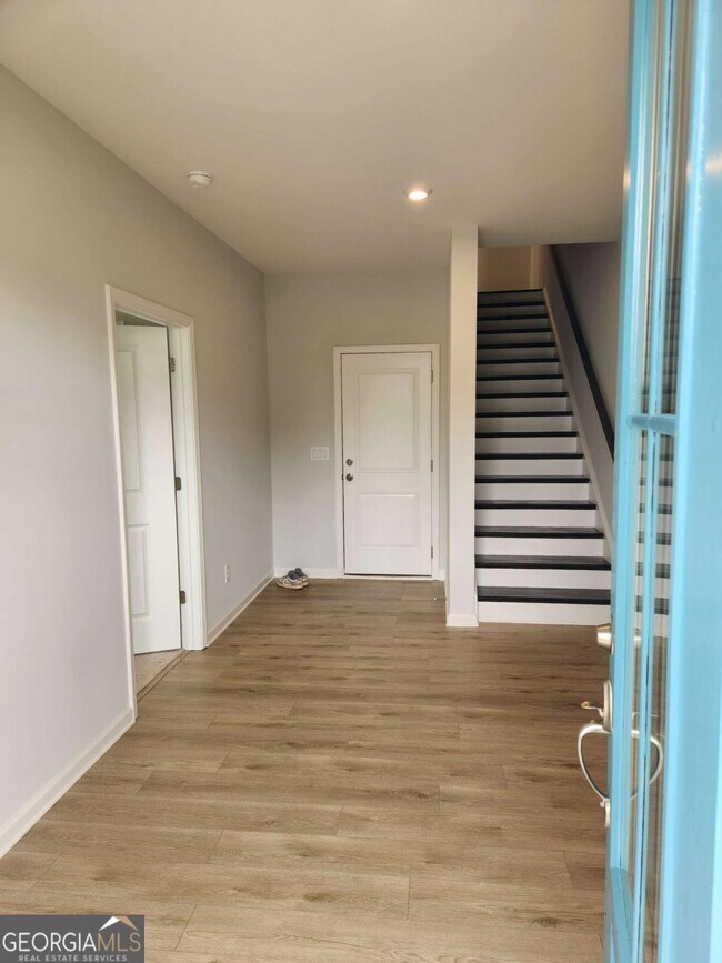 Building Photo - 821 York Aly