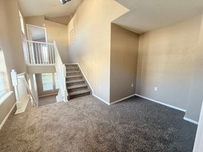 Building Photo - $O DEPOSIT OPTION. SPACIOUS 3-BEDROOM TOWNHOUSE IN KENSINGTON TOWNHOMES